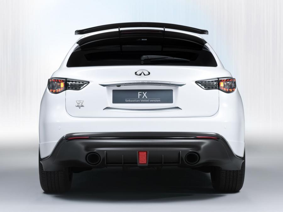  Infiniti FX50 S Sebastian Vettel Edition 2011 года  (фото 71 из 74)